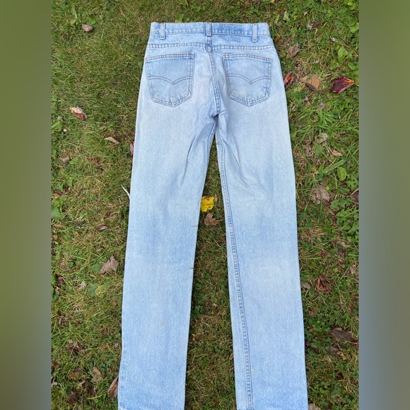 Vintage 90’s Levi’s - Picture 2 of 5